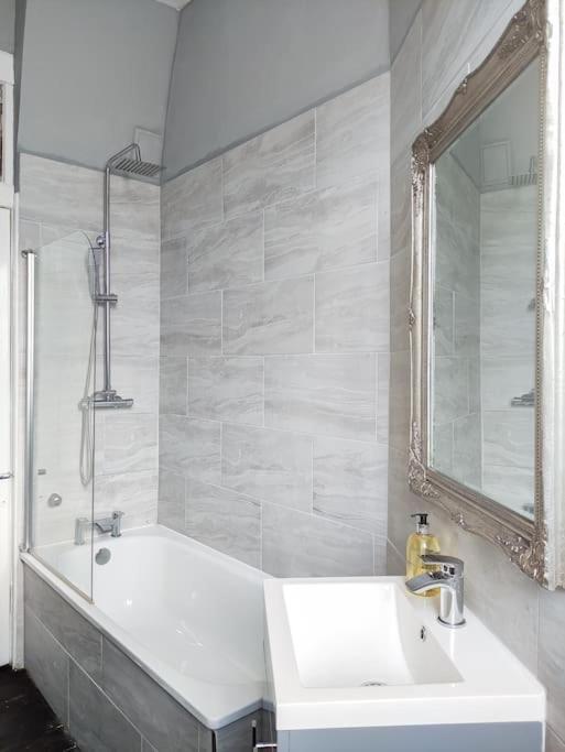 Beautiful Georgian New Town 2 Bed Apartment Edinburgh Dış mekan fotoğraf